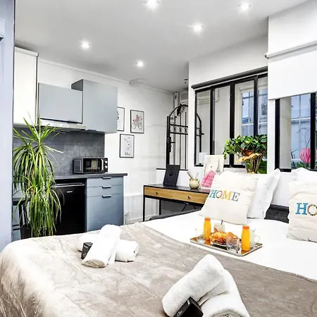 278 Bardot - Lovely 2nd Paris